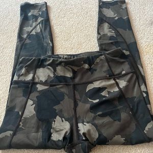 athleta camo leggings